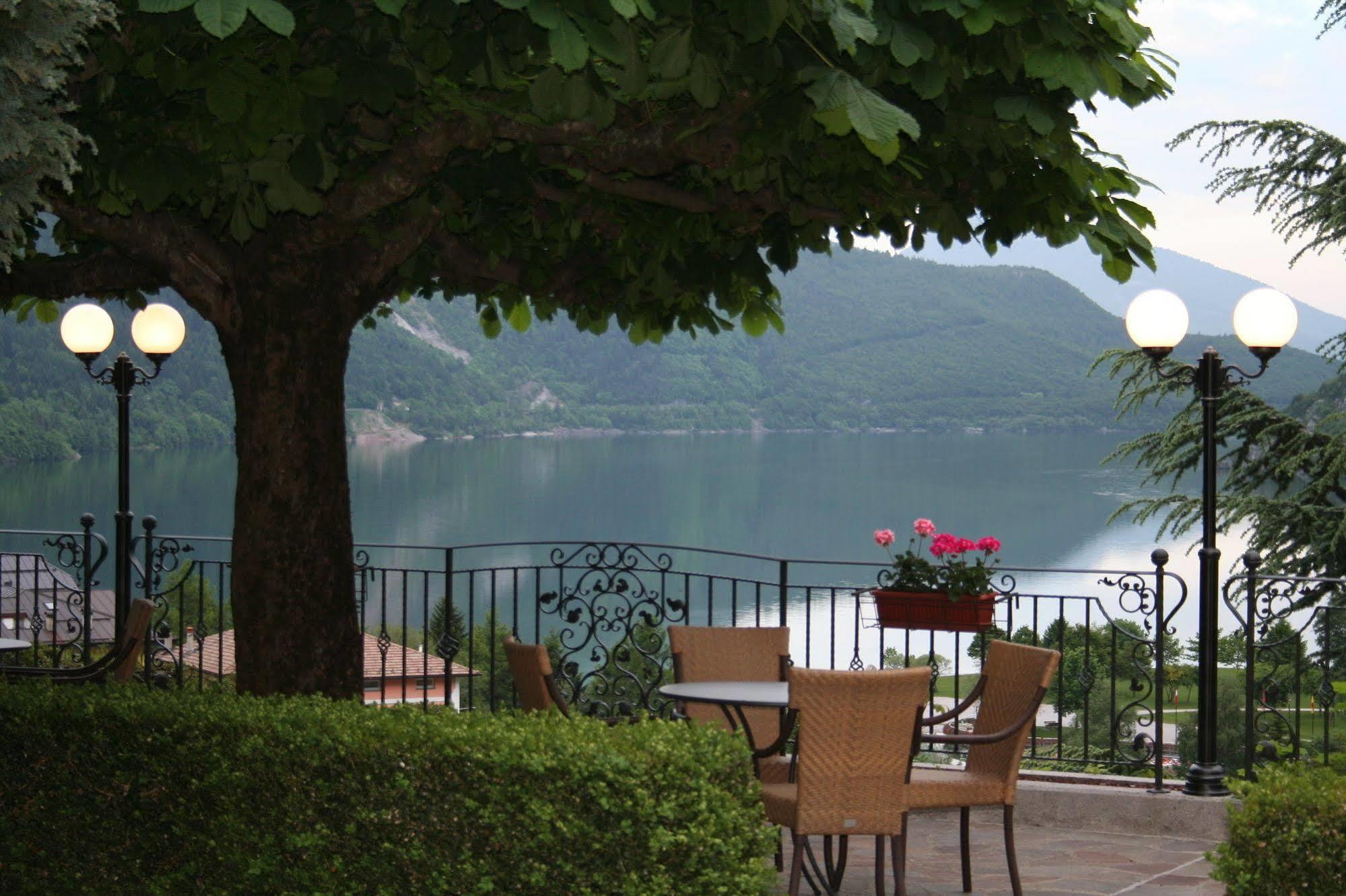 Hotel Miralago Wellness - Adults Only Molveno Exterior foto